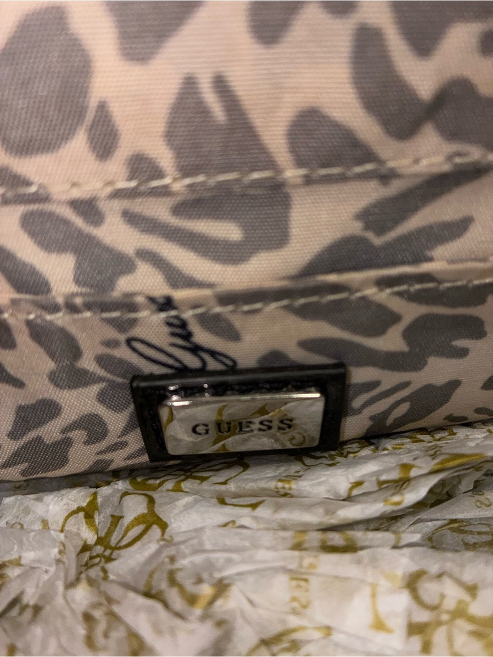 GUESS Black Patent Quilted Crossbody with Pale Pink Trim NWOT - Picture 6 of 8